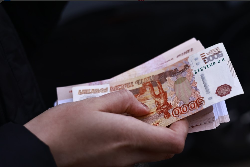 Изменения правил перевода денег в России не коснутся физлиц