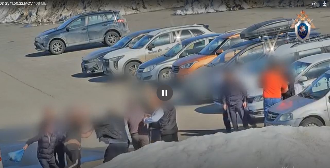 Напавших на полицейских в аэропорту Казани «серых» таксистов отправили в СИЗО