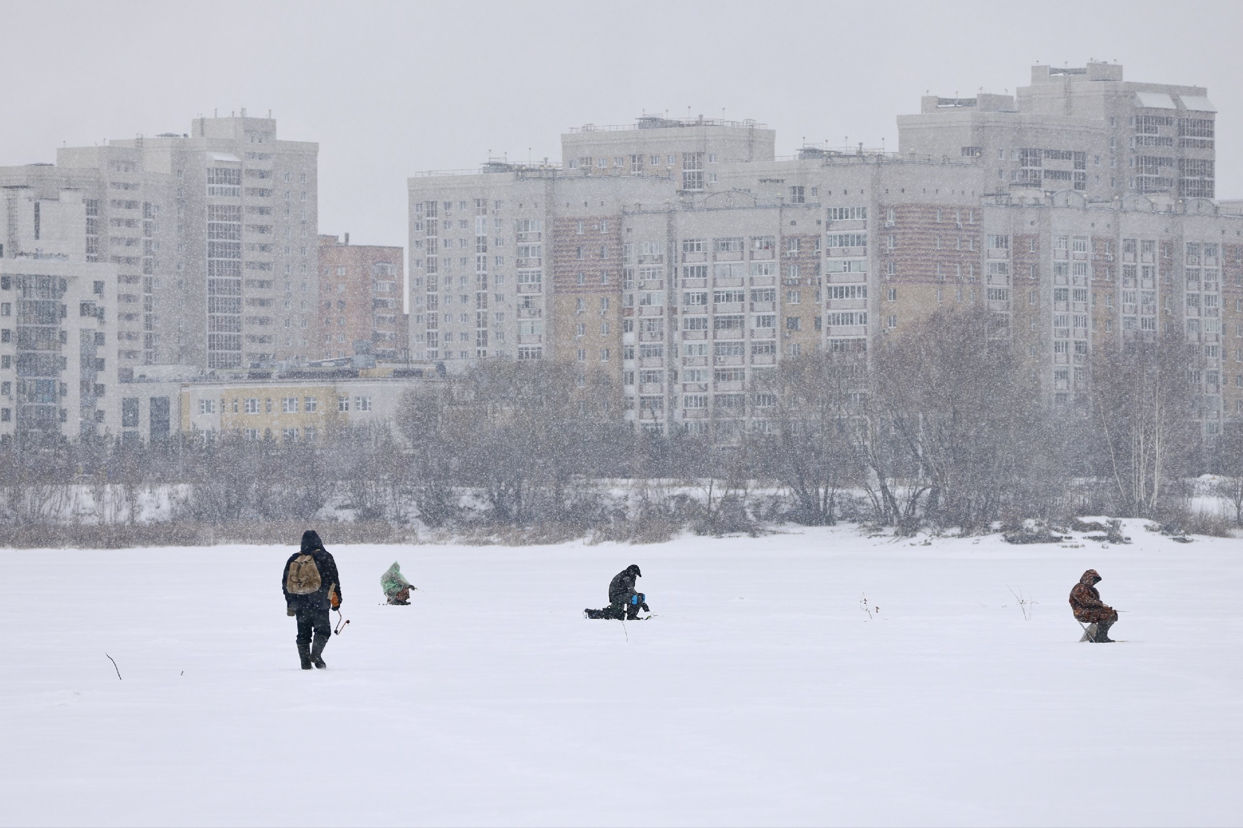 В Тетюшском районе четверо рыбаков чуть не ушли под лед