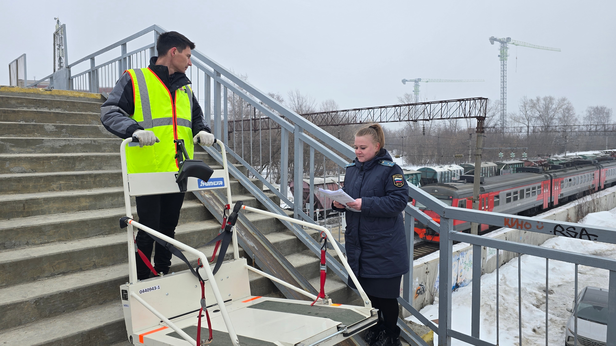 Приставы Татарстана проследили за установкой подъемника на станции Ометьево