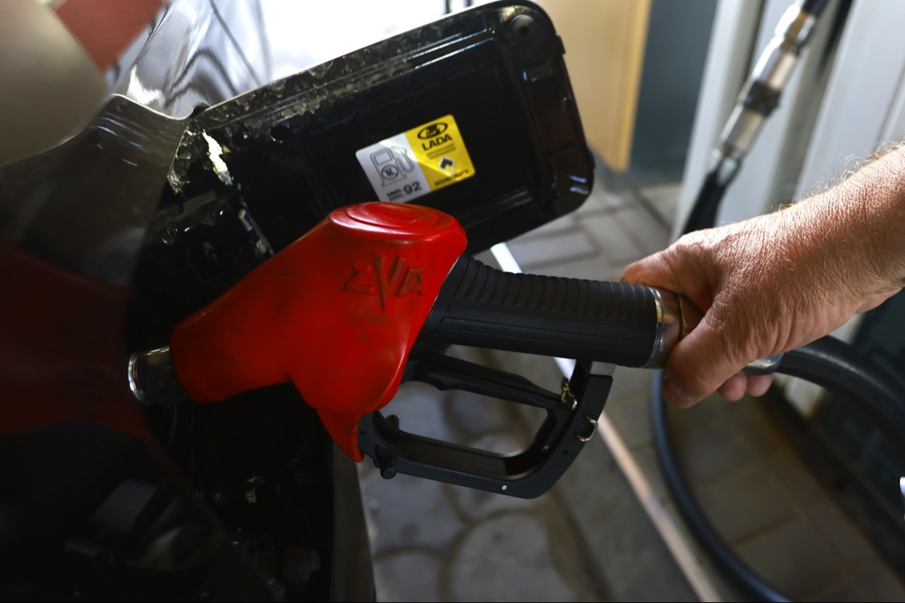 Новак поручил запретить вывоз бензина за границу с 1 апреля