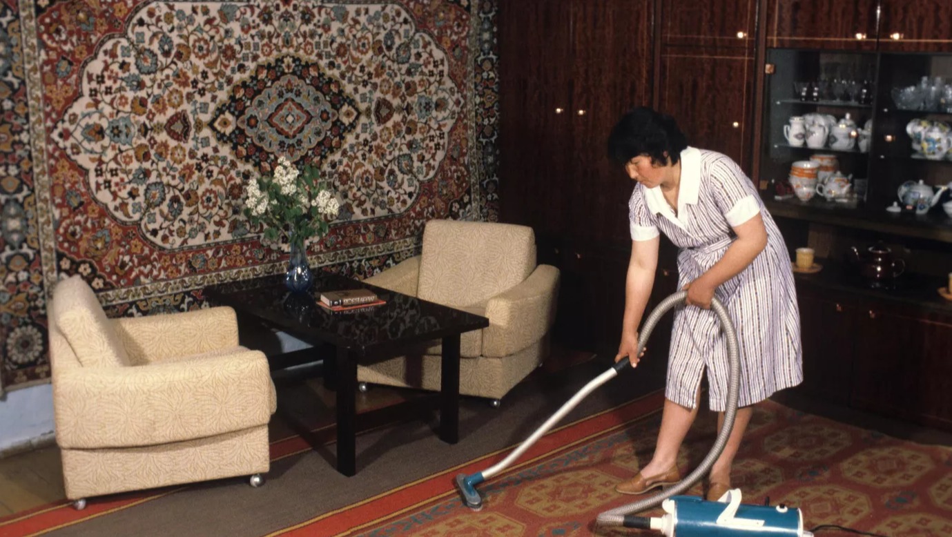 За выбивание ковров во дворе россиян начнут штрафовать