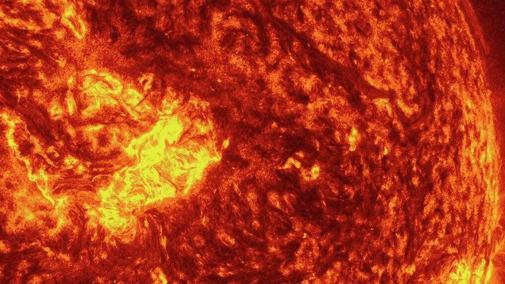 Облако плазмы от вспышки высочайшего класса грозит ударом по Земле