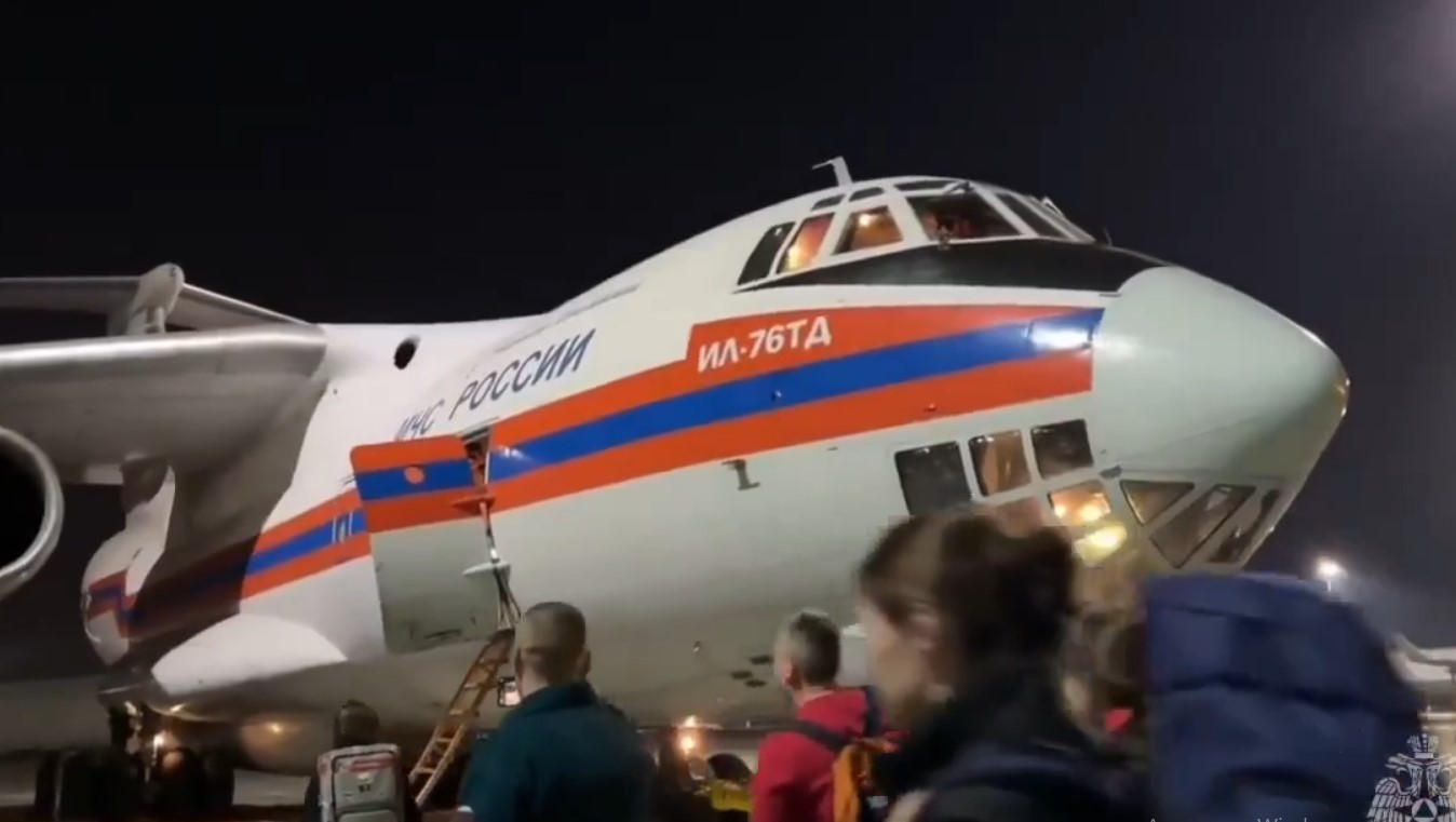 Пострадавших на пожаре в Нижнекамскнефтехиме доставят в Москву спецбортом МЧС