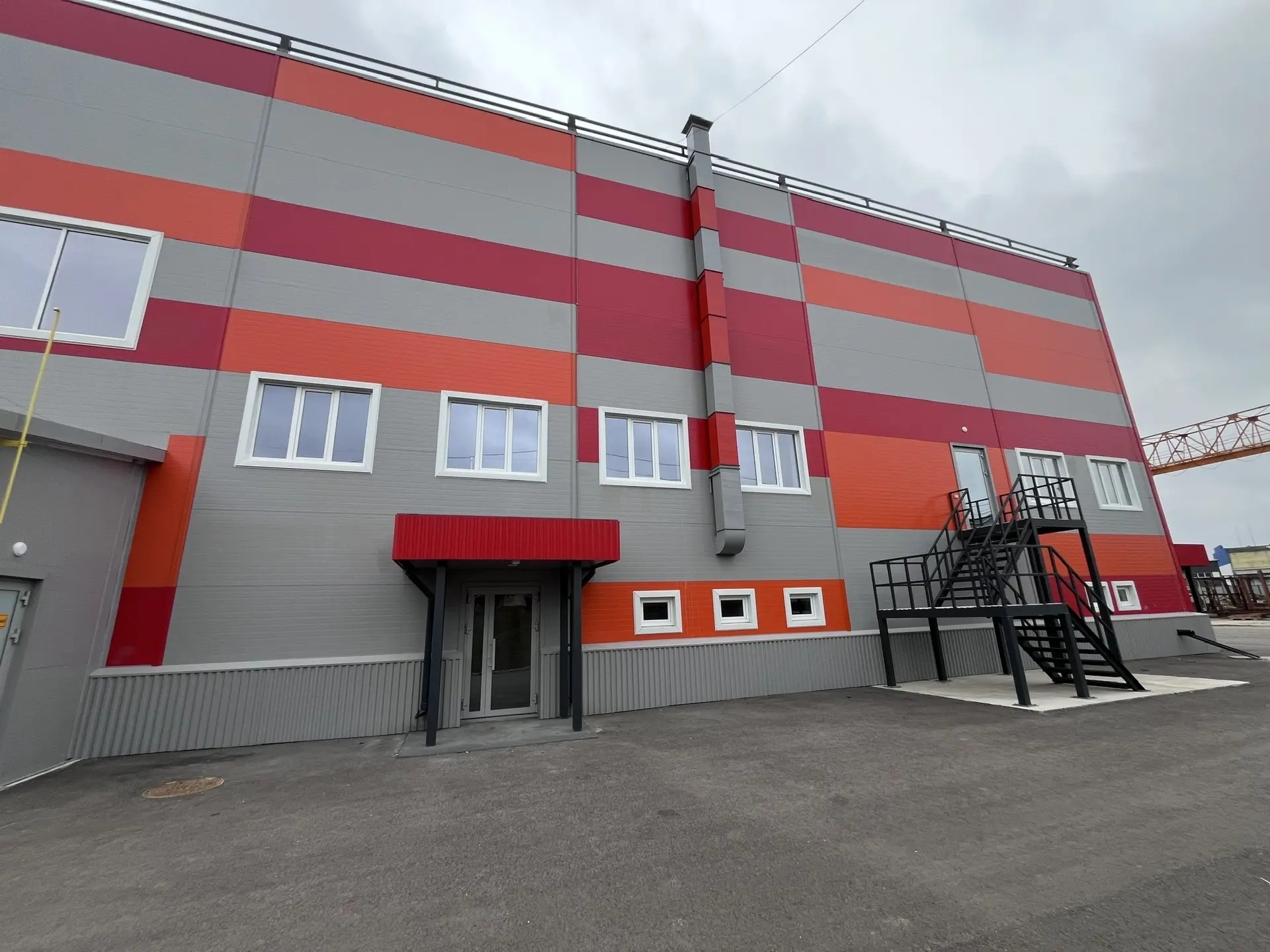 Новый цех профлиста и металлочерепицы построили в старом здании в Казани