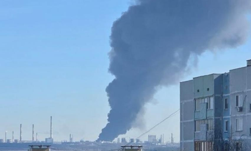 На Нижнекамскнефтехиме продолжаются поиски пяти человек