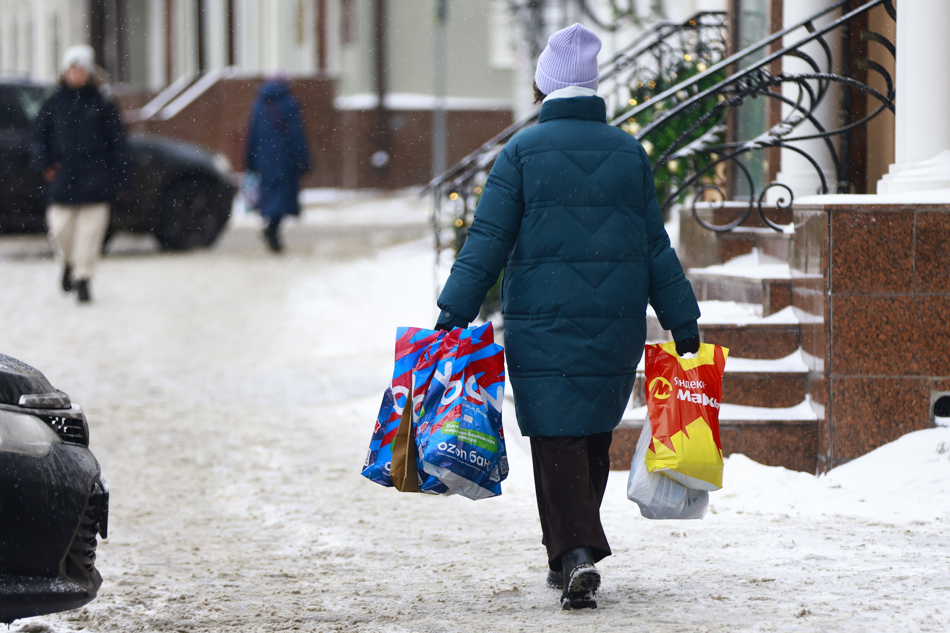 Россияне весной лишаются контроля: огромные траты, кредиты и много покупок