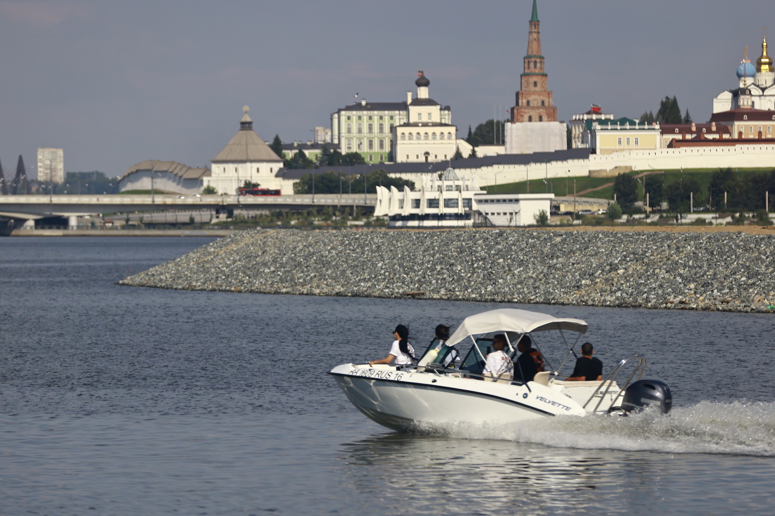 Освободить россиян от уплаты транспортного налога в межсезонье хотят в ЛДПР