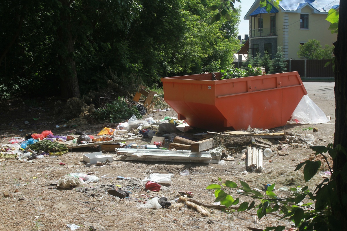 Из Авиастроительного района Казани вывезут мусор за 18 млн рублей