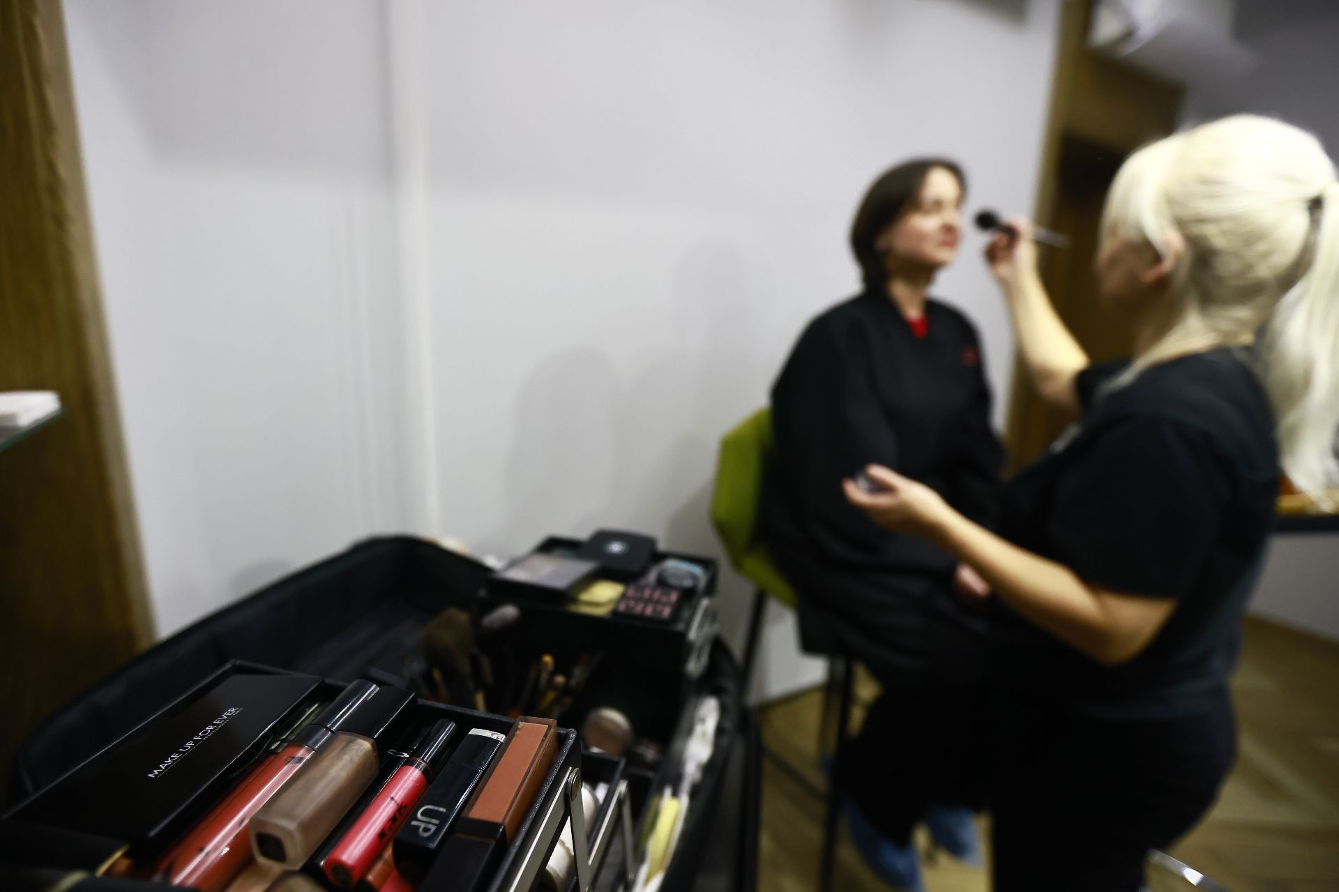 Косметика первой займет «российские полки»