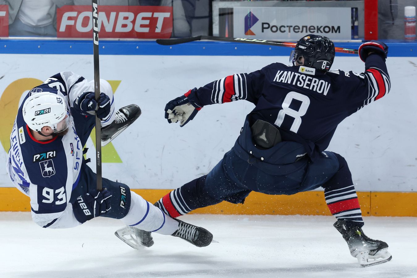 «Металлург» разгромил «Торпедо» во втором матче серии Кубка Гагарина