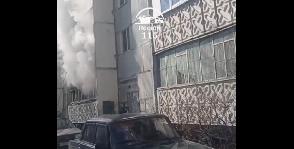 Квартира горела в Казани на первом этаже дома по улице Габишева