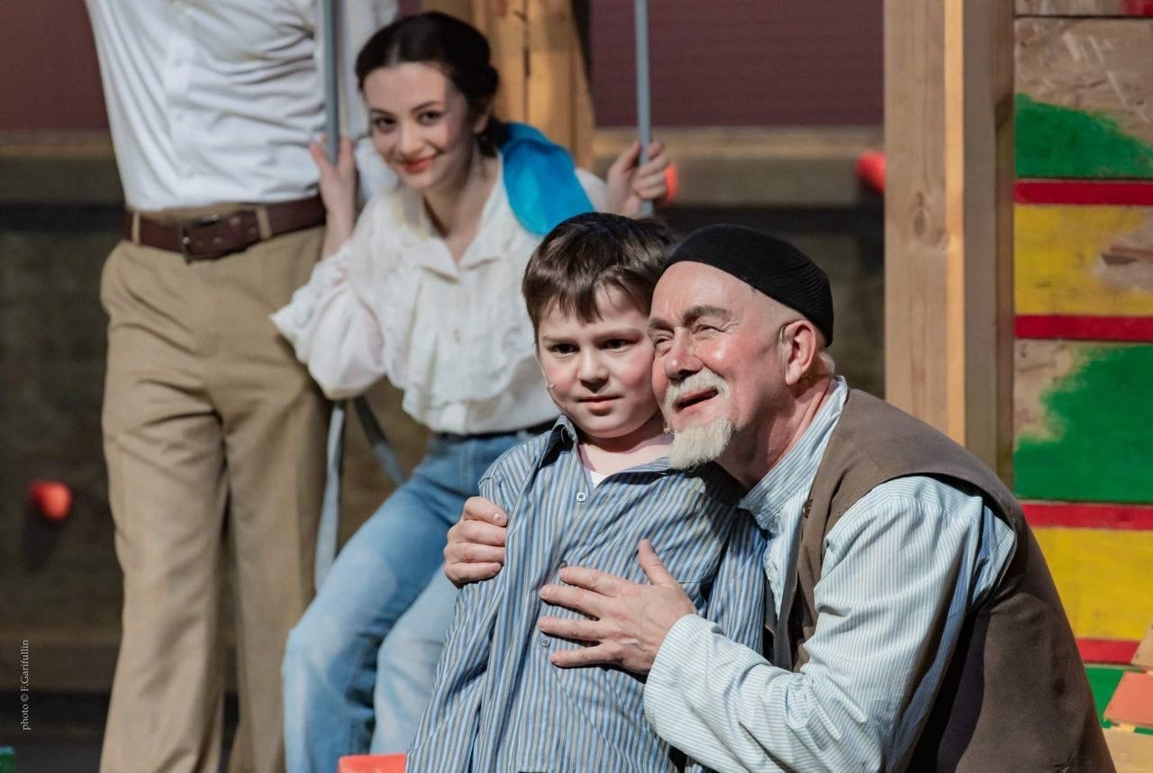 Спектакль «Старик из Альдермеша» триумфально вернулся на сцену Камаловского