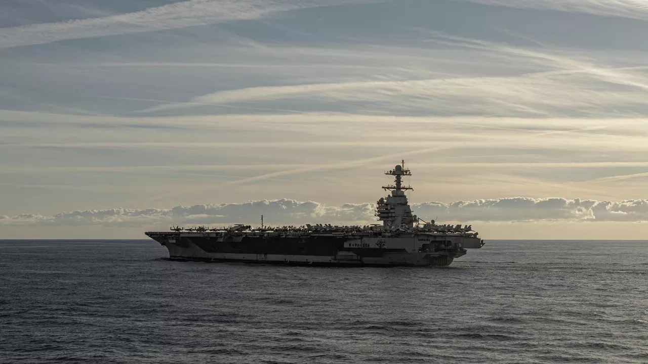 Американские корабли впервые с начала конфликта прошли через Ормузский пролив