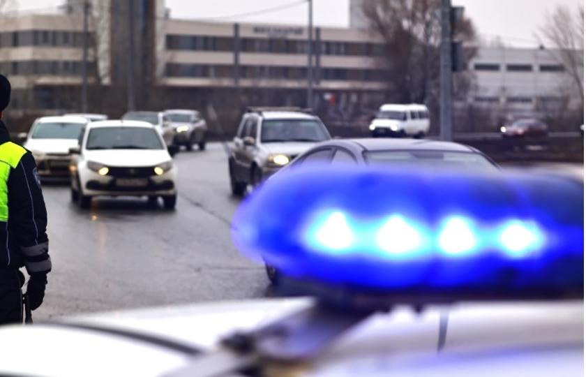 Автомобиль стрелявшего в полицейских в Оренбуржье нашли у поселка Белошапка