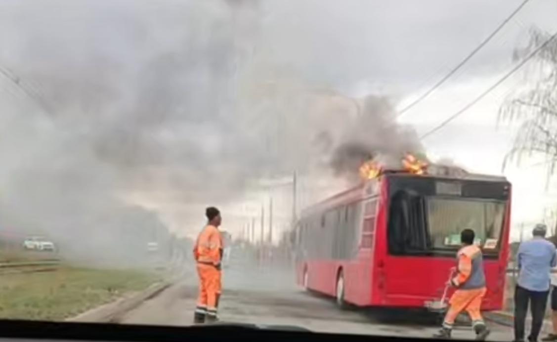 На улице Беломорской в Казани горел автобус № 60