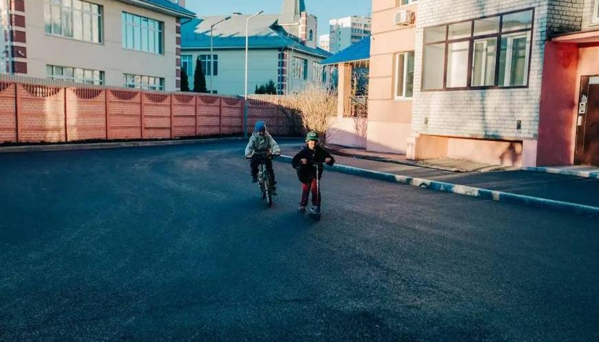 Первую территорию обновили в 2026 году в Казани по программе «Наш двор»