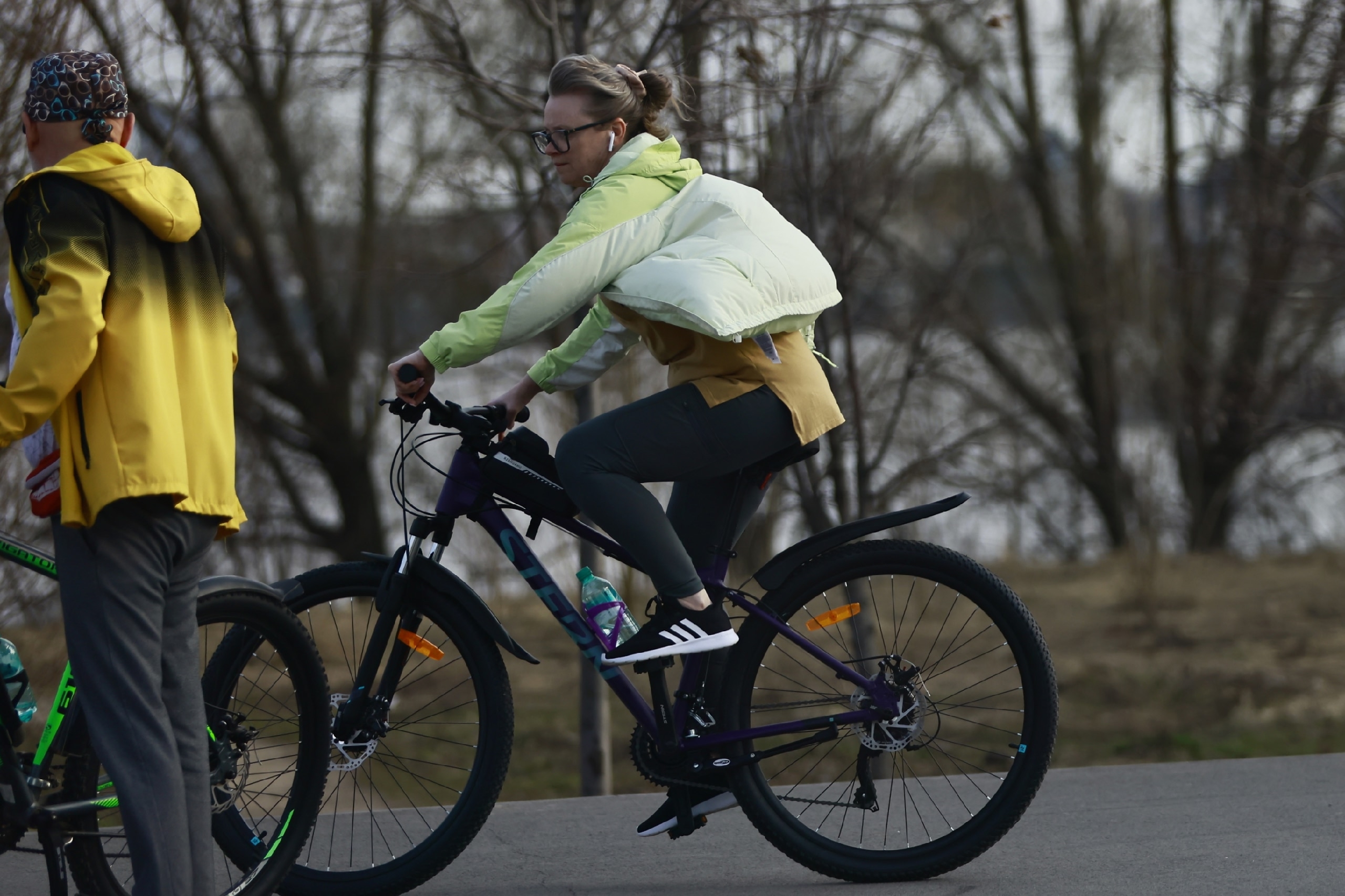 «Краска по асфальту — не инфраструктура»: почему велосипедистам сложно в Казани