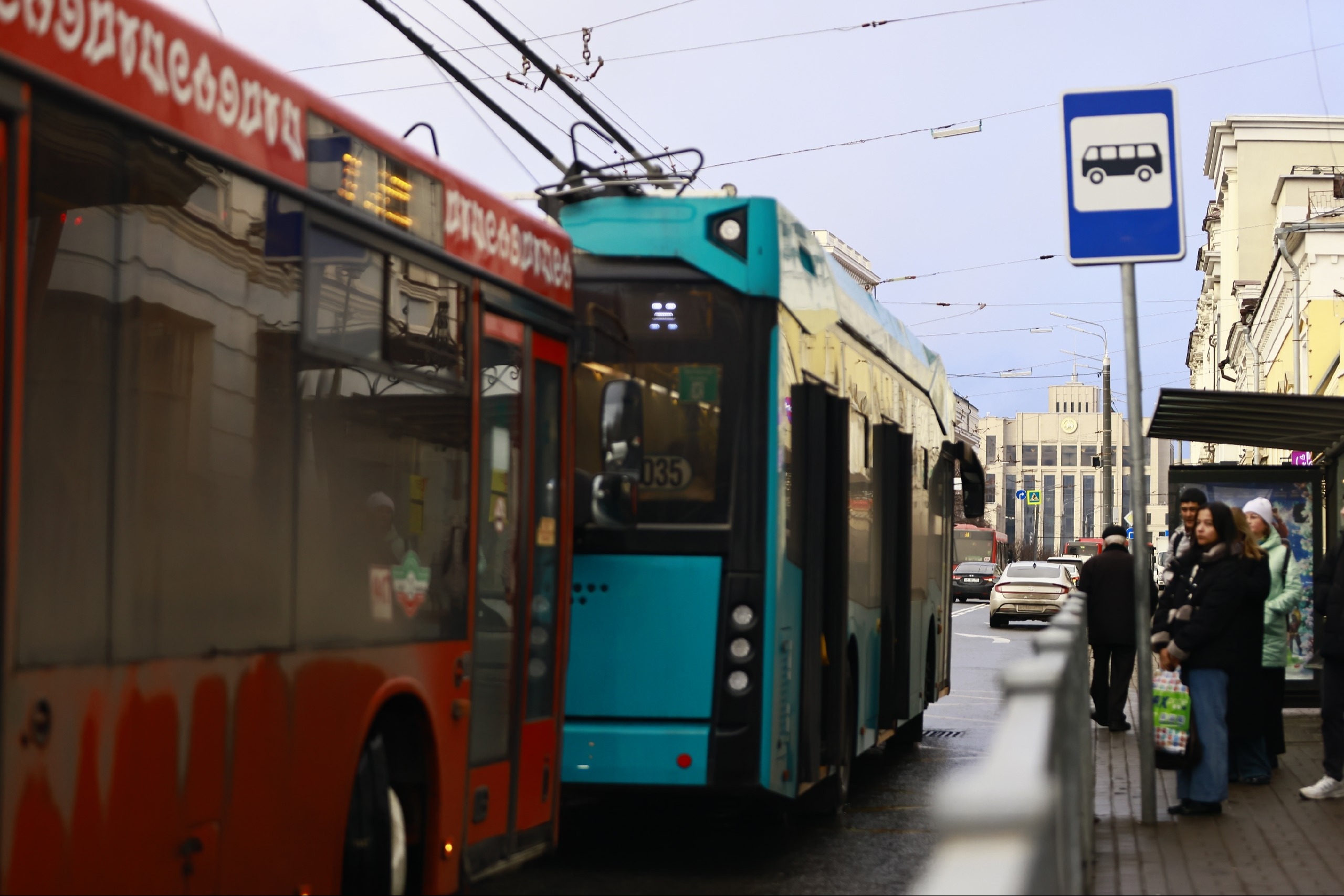 До городских кладбищ Казани запустят специальные автобусы