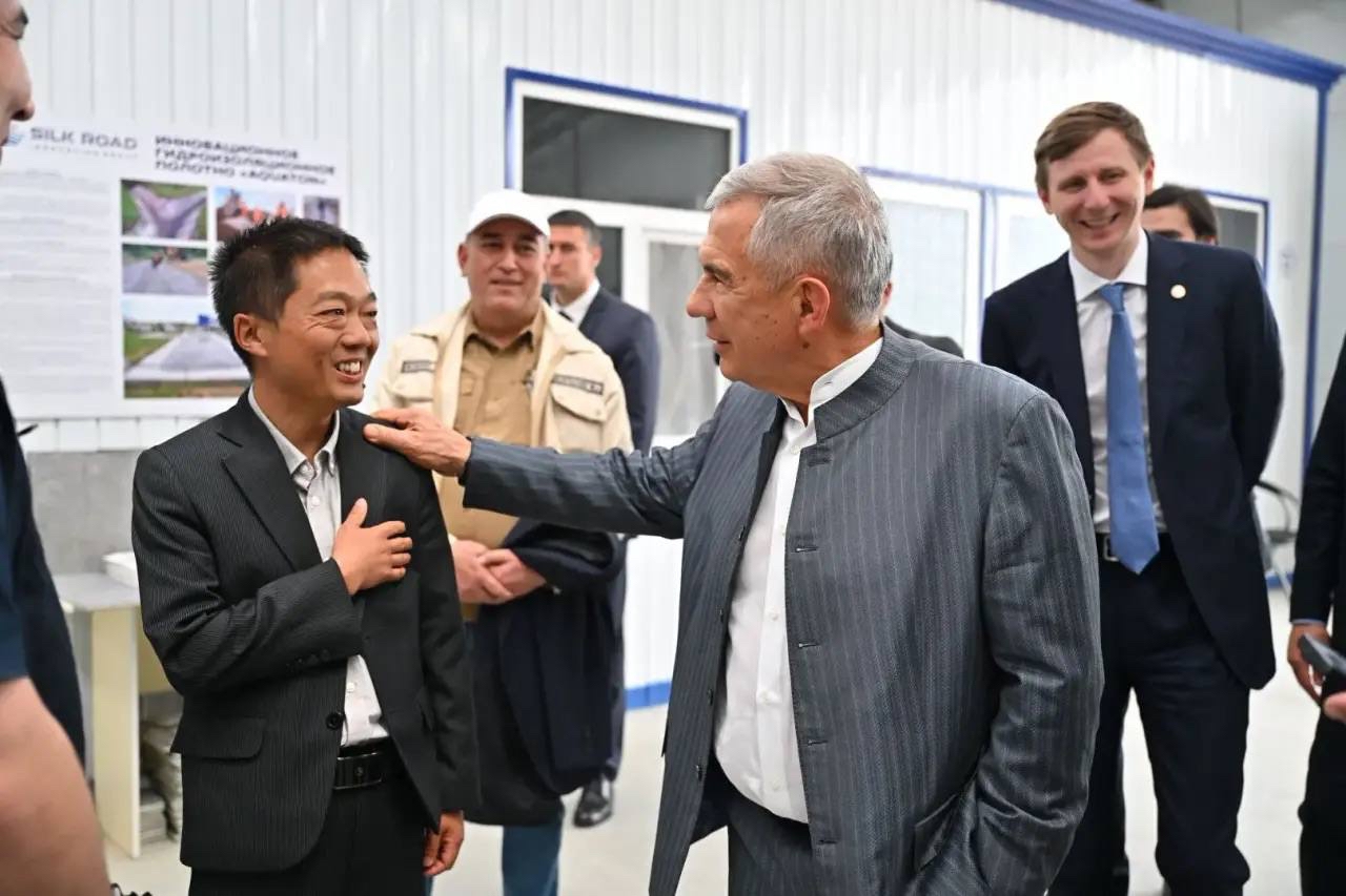 Минниханову в Бухаре показали комплекс развития промышленности