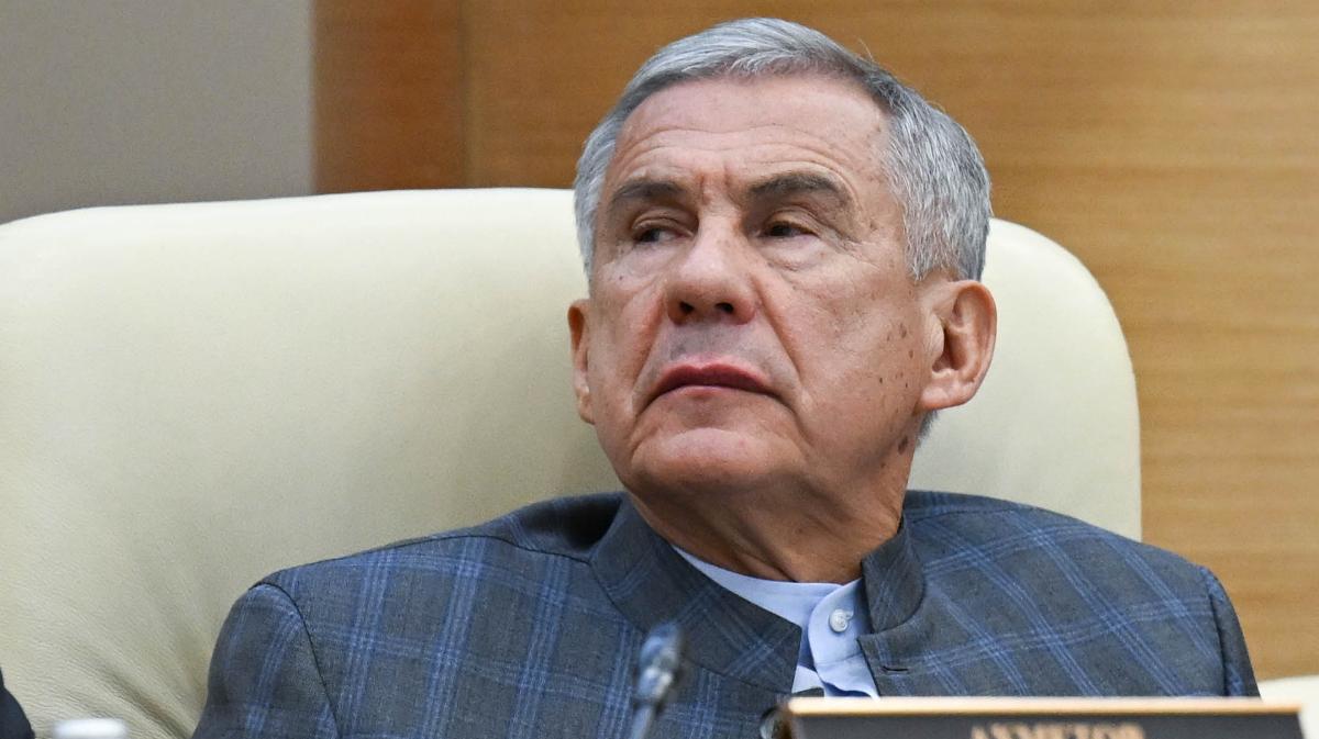 «Держимся»: Минниханов оценил ситуацию в экономике страны как «не очень хорошую»