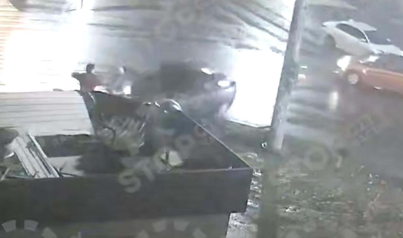 Водителя Hyundai ищут из-за наезда на девушку на улице Глушко в Казани