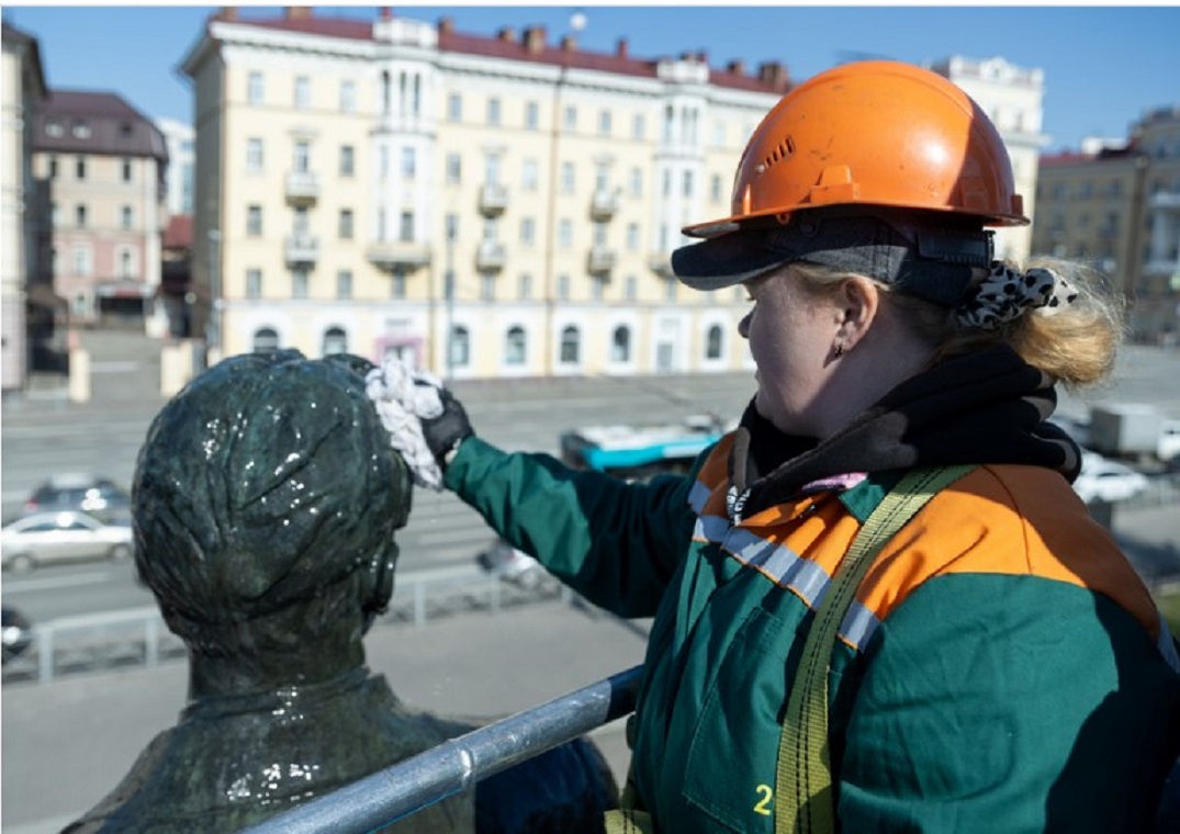 Более 70 казанских памятников очистили с начала двухмесячника