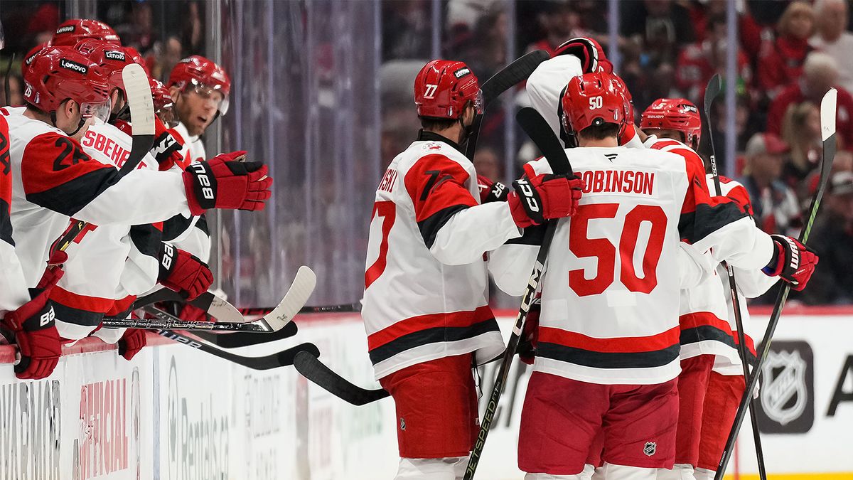 «Каролина» прошла «Оттаву» в Кубке Стэнли, «Питтсбург» одержал первую победу