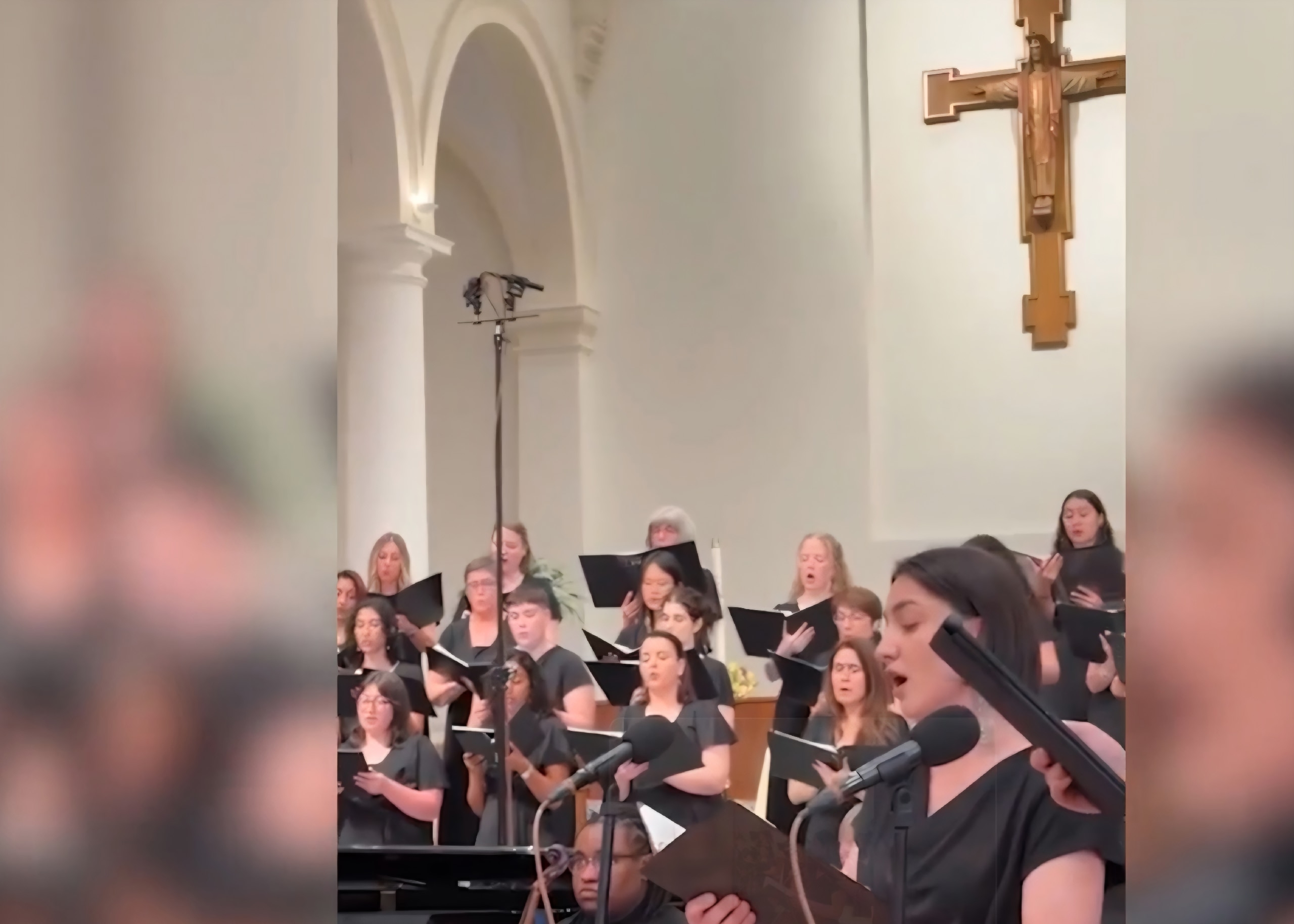 Певица Зарина Вильданова из Казани выступила в католической церкви Нью-Йорка