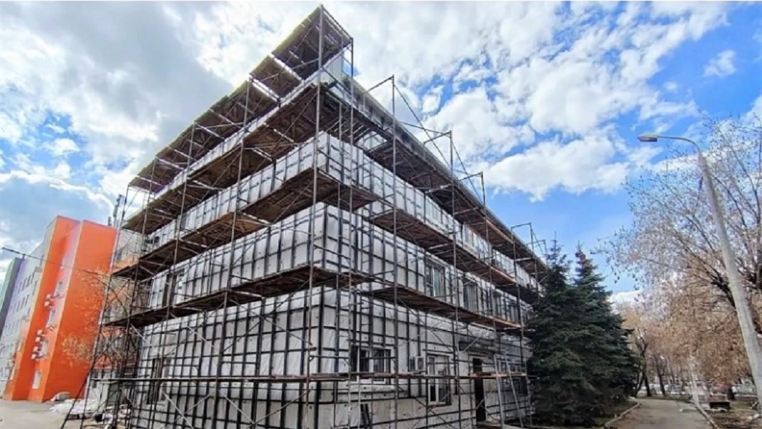 В Казани продолжается ремонт здания клинической больницы № 16