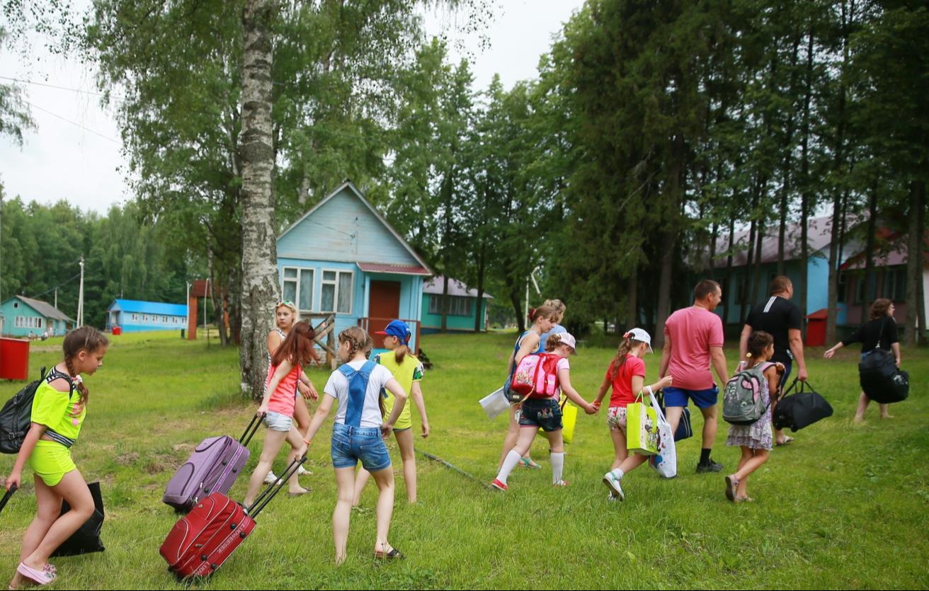 На «Госуслугах» хотят создать единый пакет документов для поездки детей в лагерь