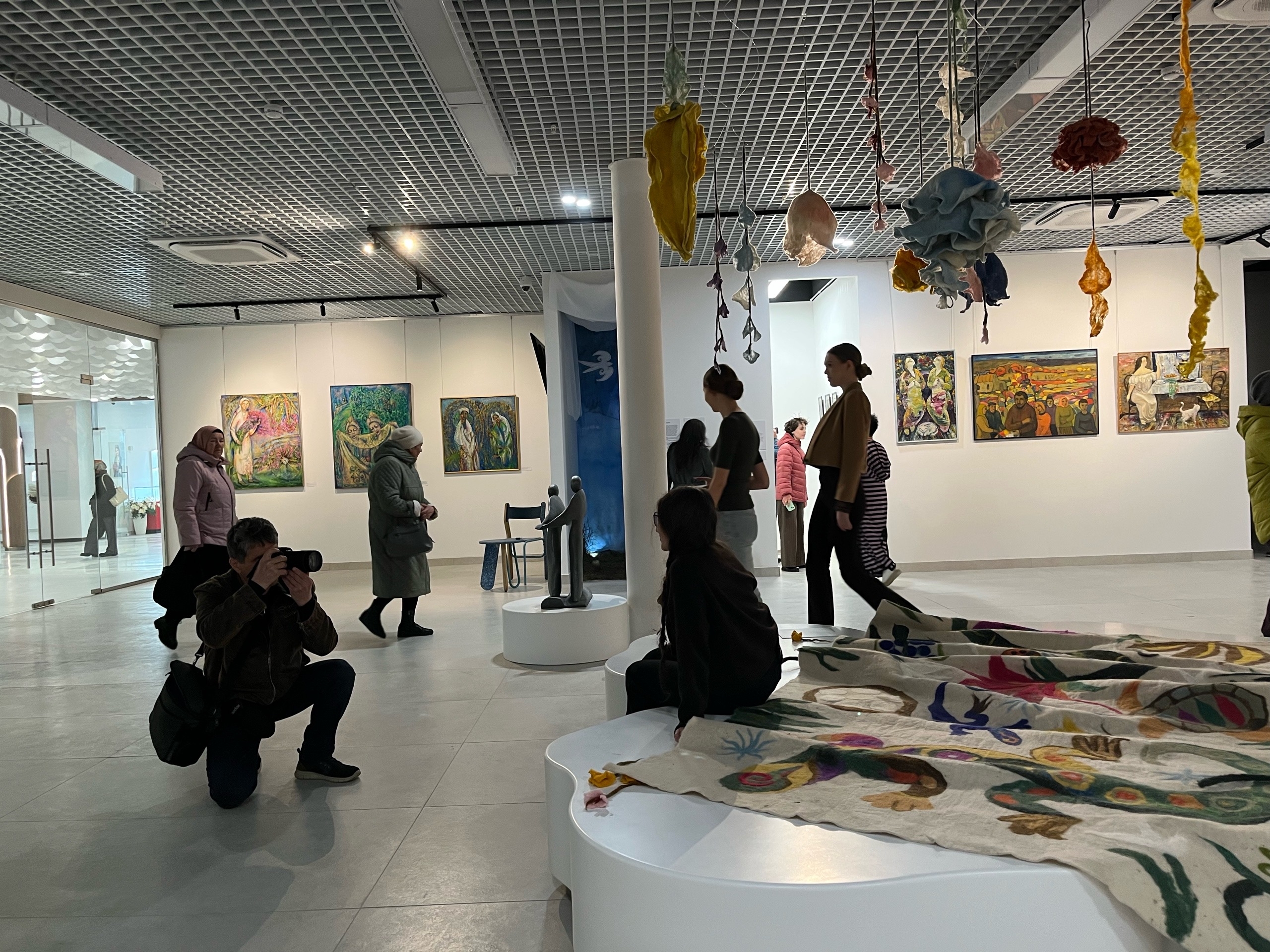 Обувь за 100 тысяч, «сундук счастья» - за 600: какие цены в обновленном ЦУМе