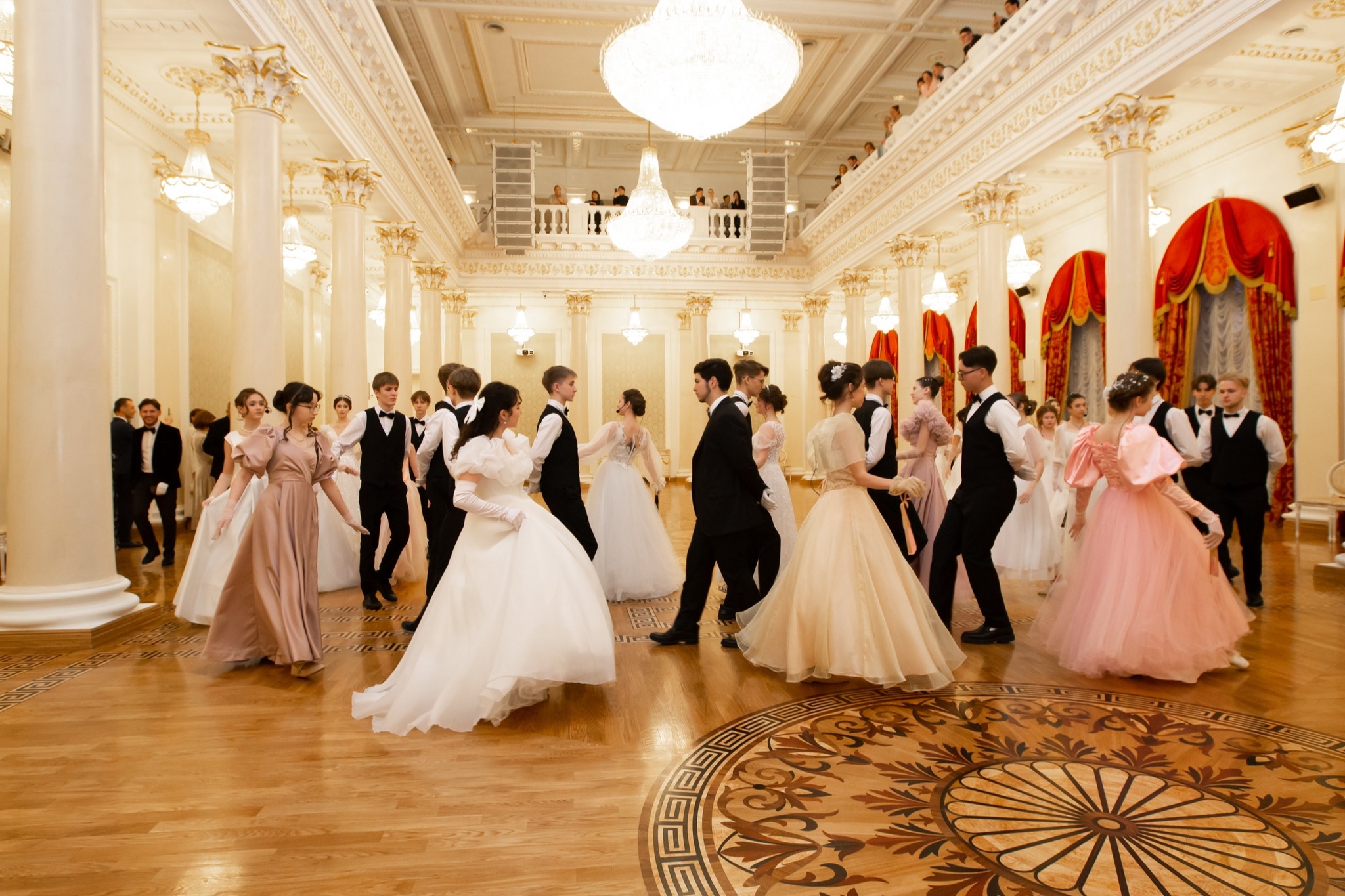 Пасхальный гимназический бал пройдет в Казанской Ратуше.