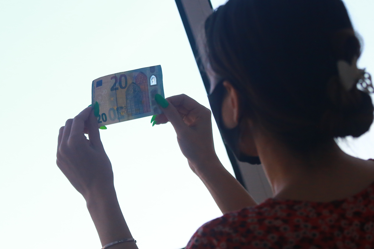 В Сбере спрогнозировали курс рубля во второй половине года