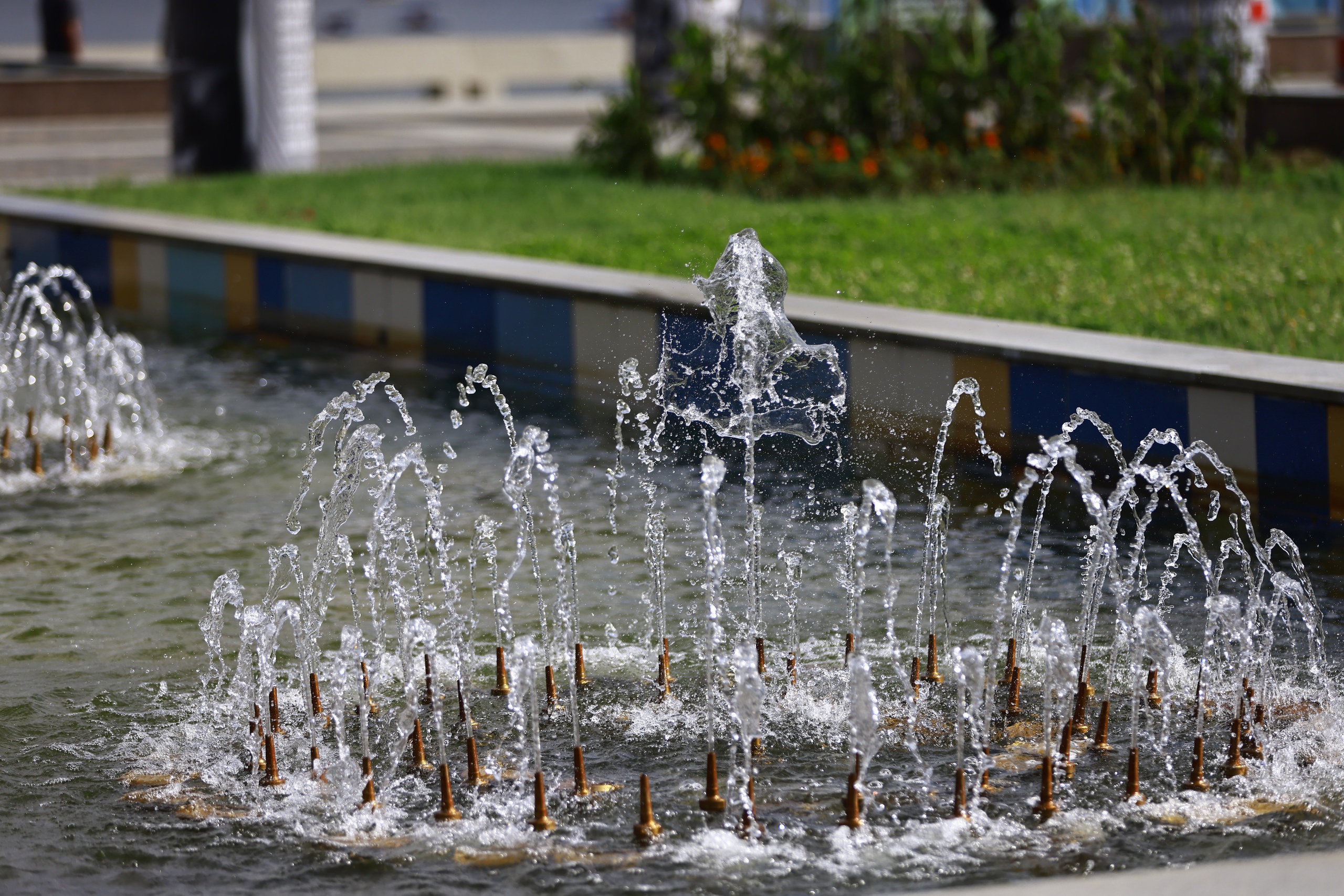 Первые фонтаны запустили в Казани