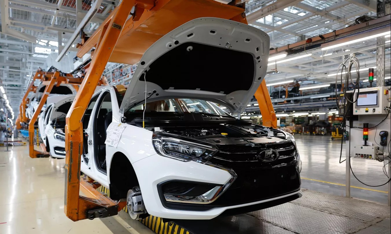 Сотрудников «АвтоВАЗа» отправили в корпоративный отпуск на полторы недели