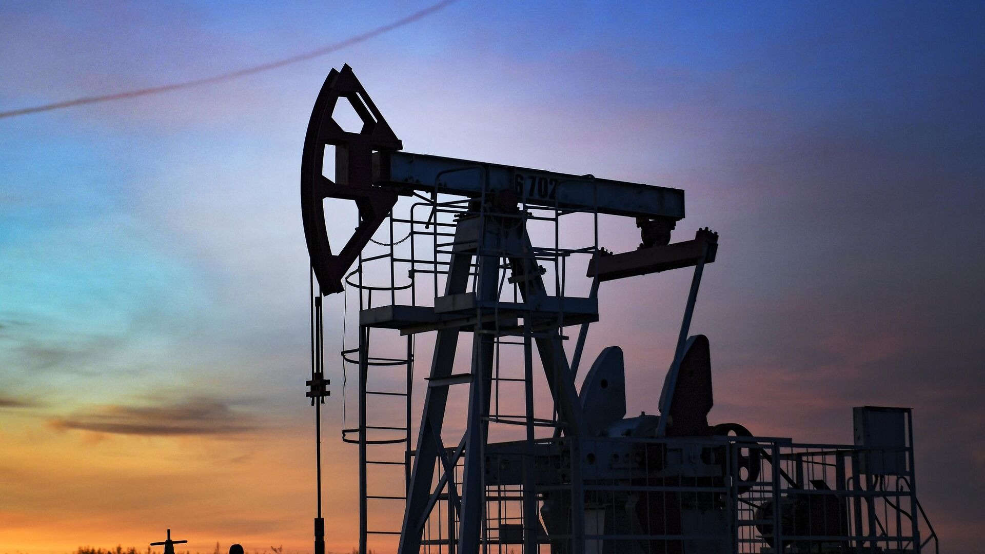Мировые цены на нефть подскочили на шесть процентов после атак Ирана
