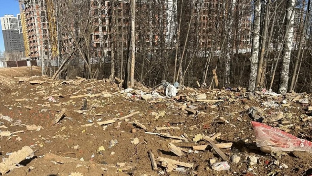 На улице В. Алемасова в Казани экологи обнаружили большую свалку