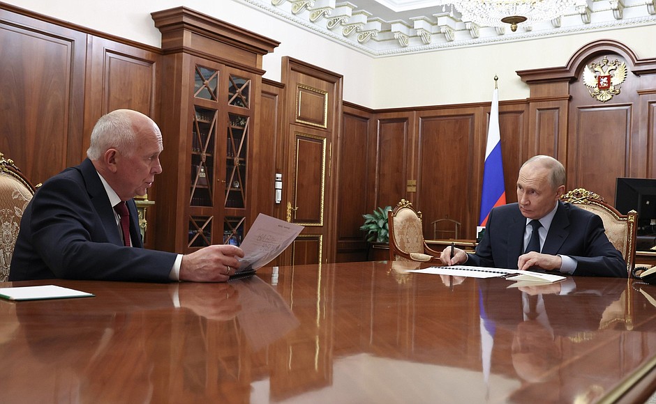О скором начале поставок казанских вертолетов «Ансат» сообщил Путину Чемезов