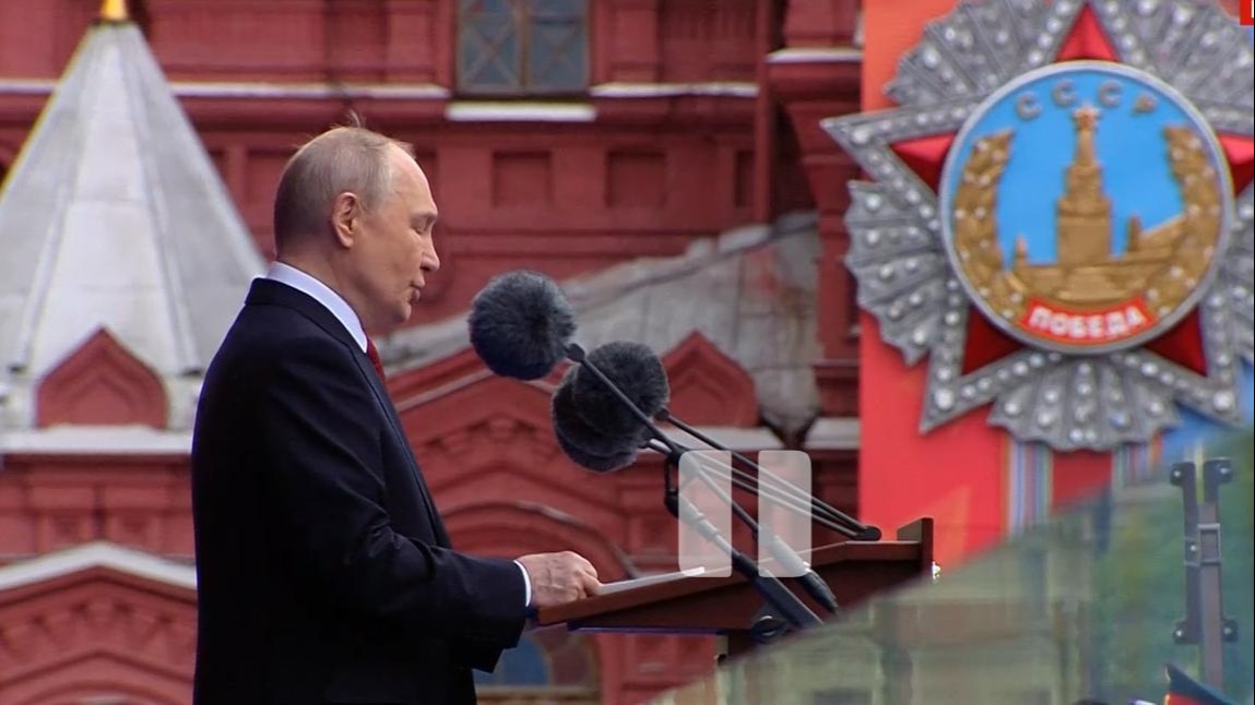 Путин поздравил россиян с Днём Победы и заявил, что победа всегда будет за нами