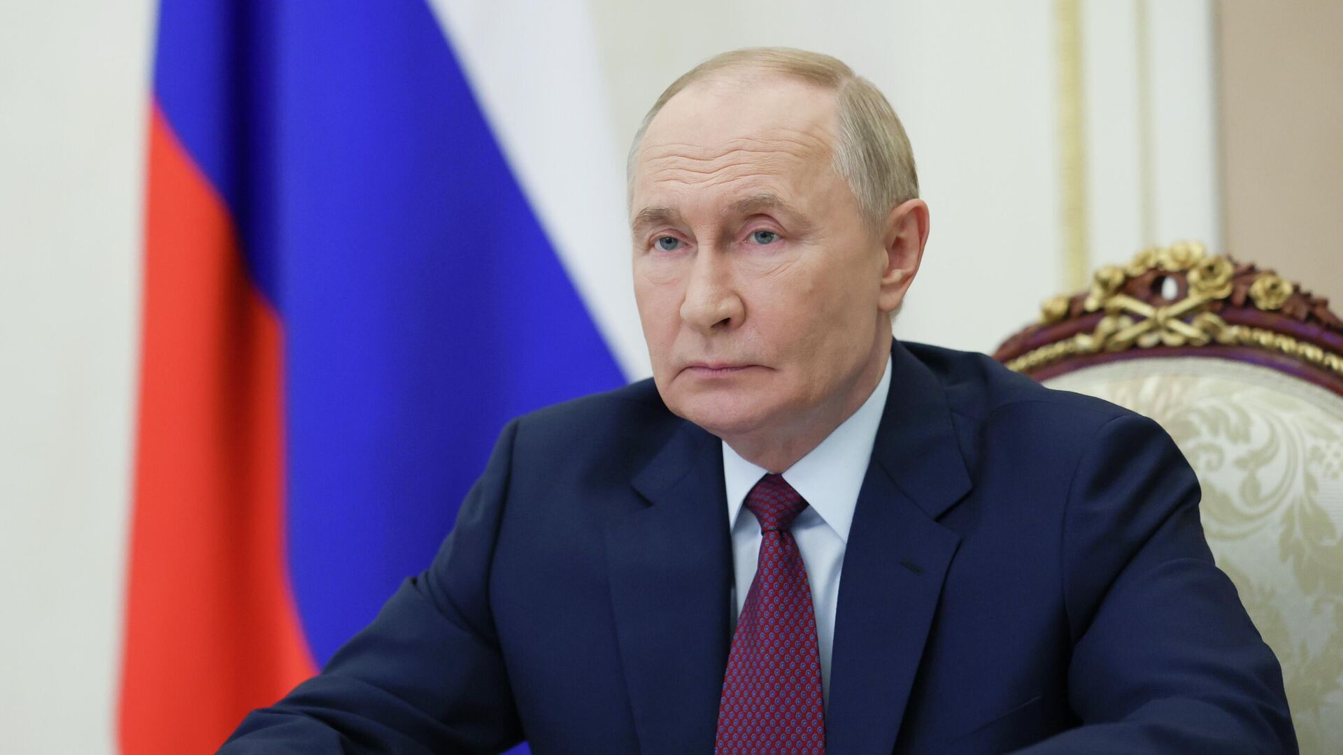 Углубить отношения России и Южной Осетии поможет договор, считает Путин