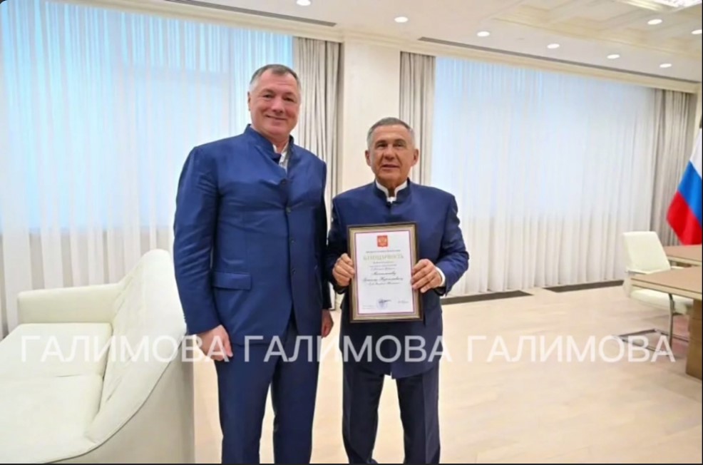 Путин поблагодарил Минниханова за вклад в развитие жилищного строительства