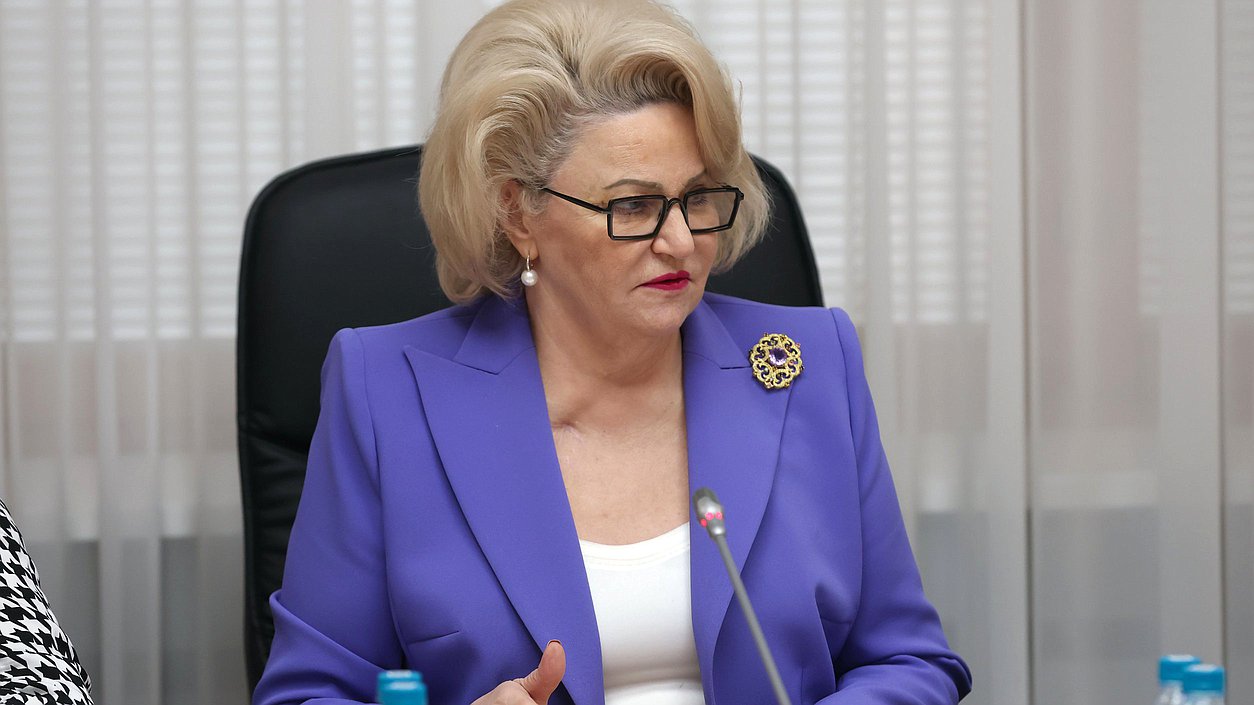 Нина Останина: «Почему мы берём какую-то пошлину при заключении брака?»