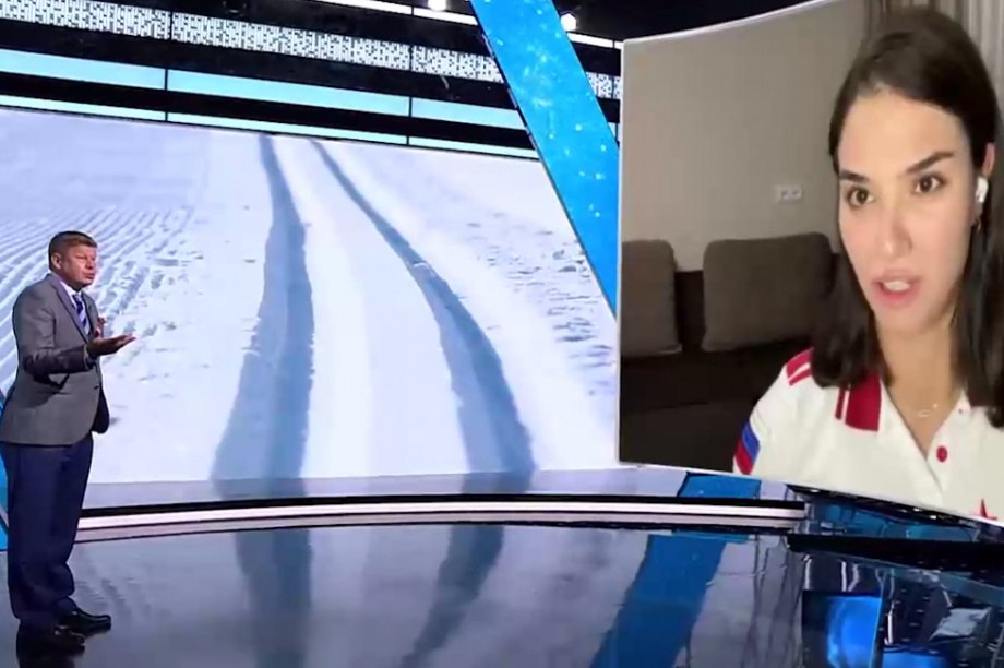 «В микроскопических плавках с огромным животом»: Степанова описала хейтеров
