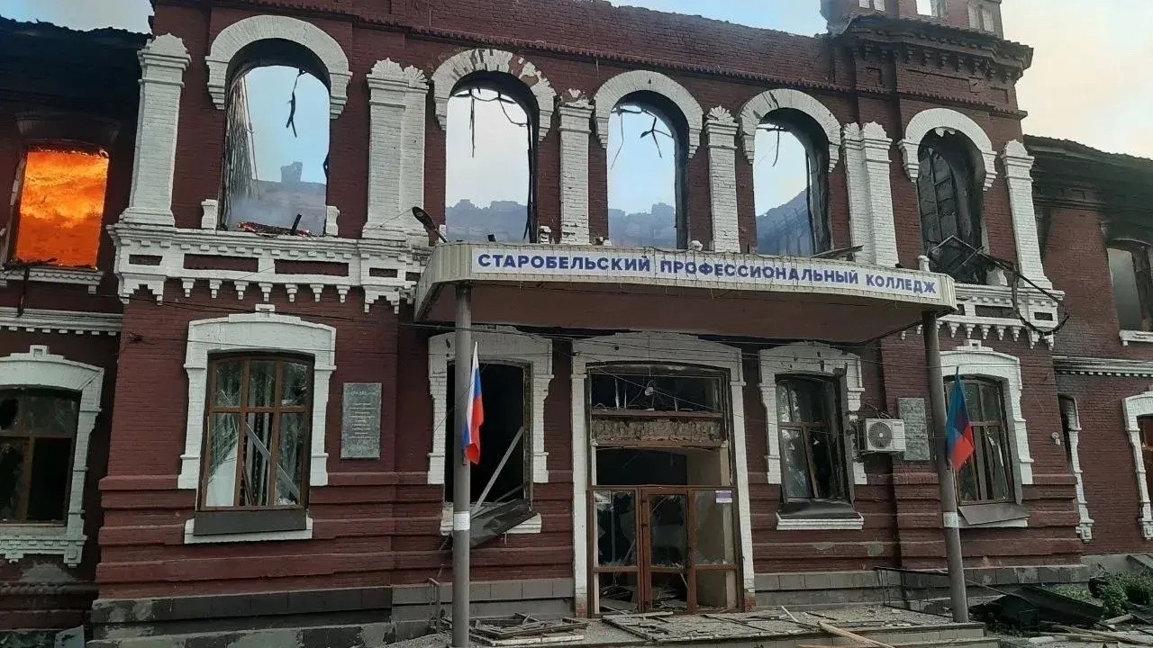 Из-под завалов общежития колледжа в ЛНР достали тело студента