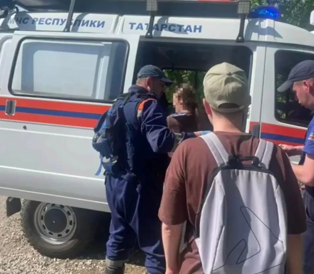 Спасатели в Казани помогли девушке, которая в лесу на велосипеде сломала руку