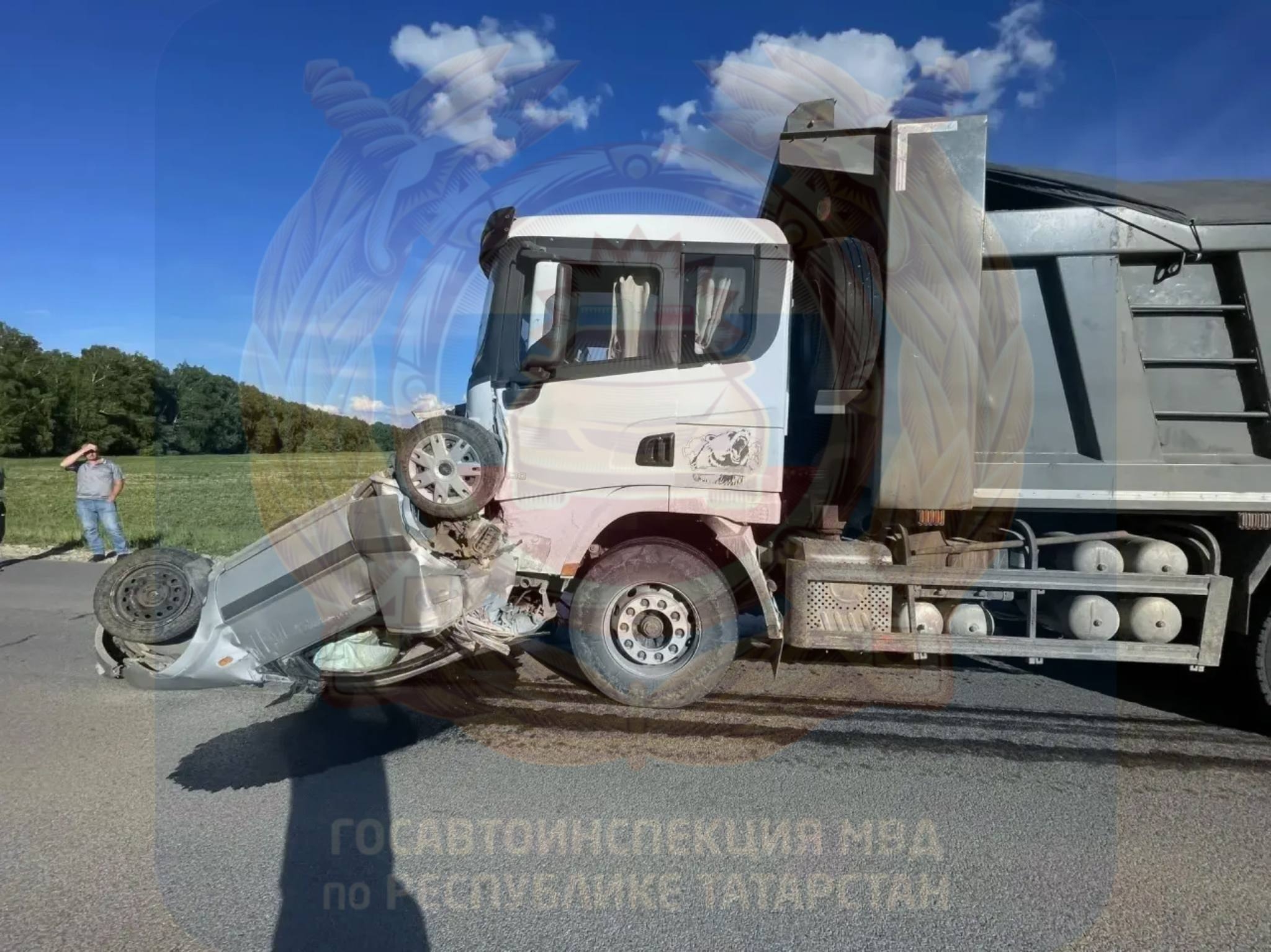 Водитель Kia пошел на обгон и столкнулся с Renault в Татарстане