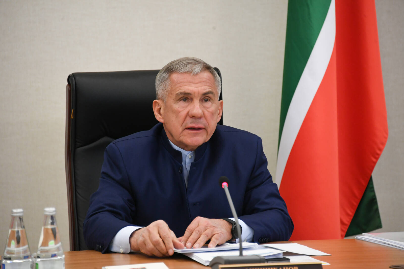 Минниханов поручил выплатить инвалидам и ветеранам ВОВ по 100 тысяч рублей