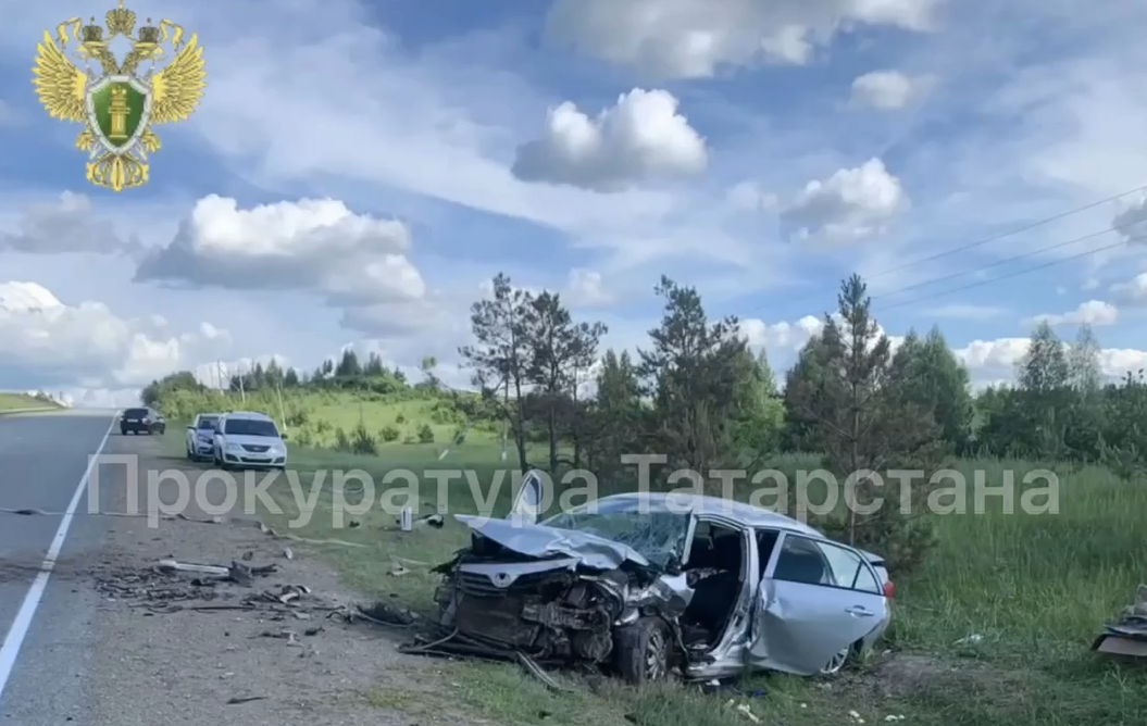 Водитель и пассажир «Лады» погибли в ДТП с Toyota в Татарстане