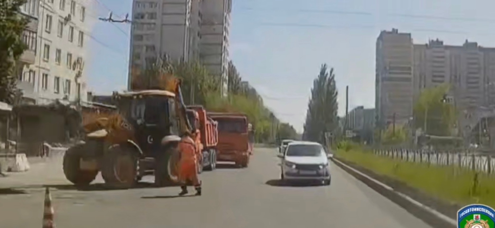 В Казани экскаватор‑погрузчик сбил пенсионерку: женщина погибла на месте